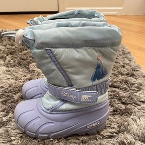 Girls Sorel winter boots Disney frozen edition.